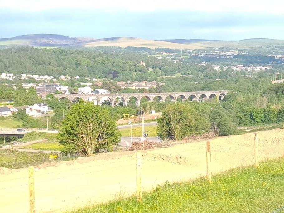 Apartamento Viaduct View - Cefn Coed Merthyr Tydfil Exterior foto